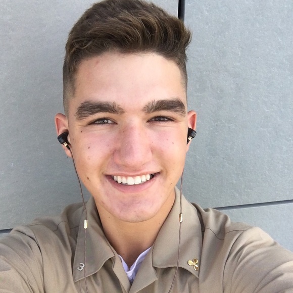 Meet your Posher, Jason - Picture 1 of 7